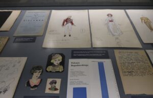 Wystawa poświęcona Janinie Garyckiej z zasobu Archiwum Narodowego w Krakowie i prywatnych kolekcji członków Stowarzyszenia Artystów I Sympatyków Piwnicy Pod Baranami. Fot. Wojciech Staszkiewicz